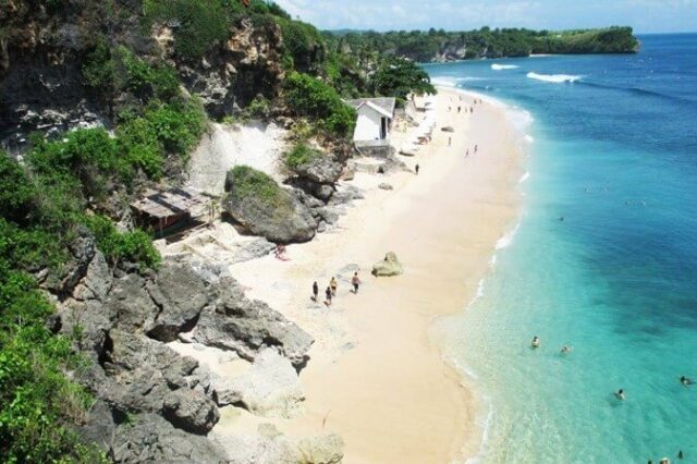 pantai balangan bali 